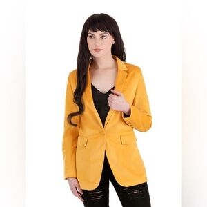 NWT women’s yellow blazer size 8.